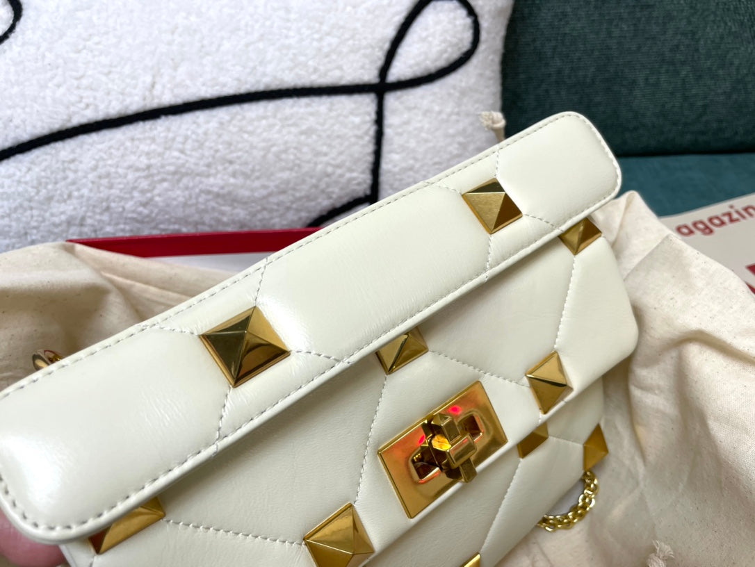 Valentino Garavani Roman Stud with chain