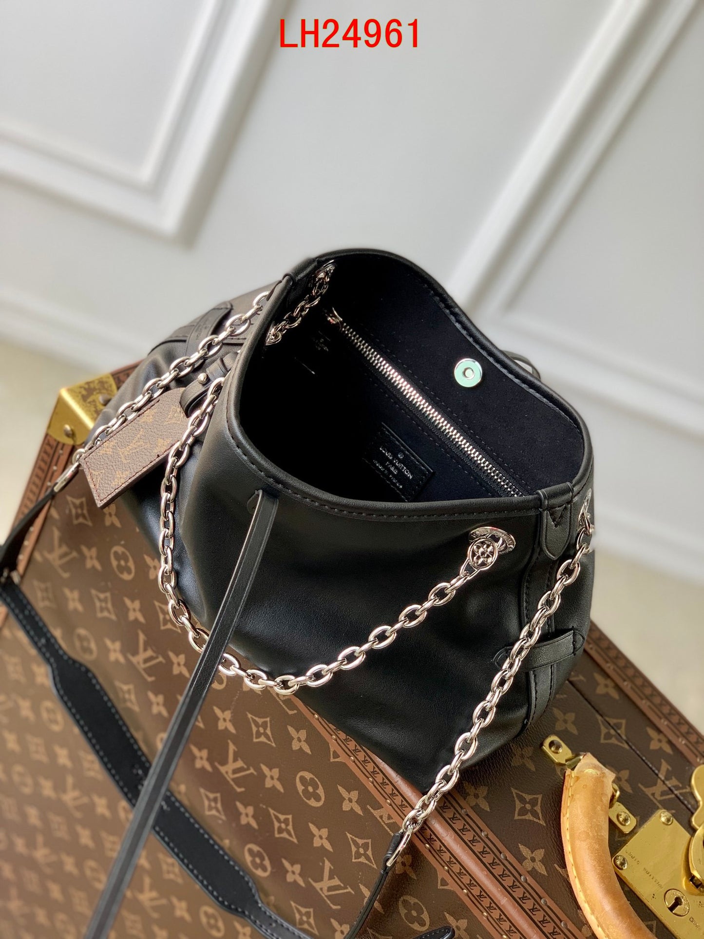 Louis Vuitton CARRYALL BB