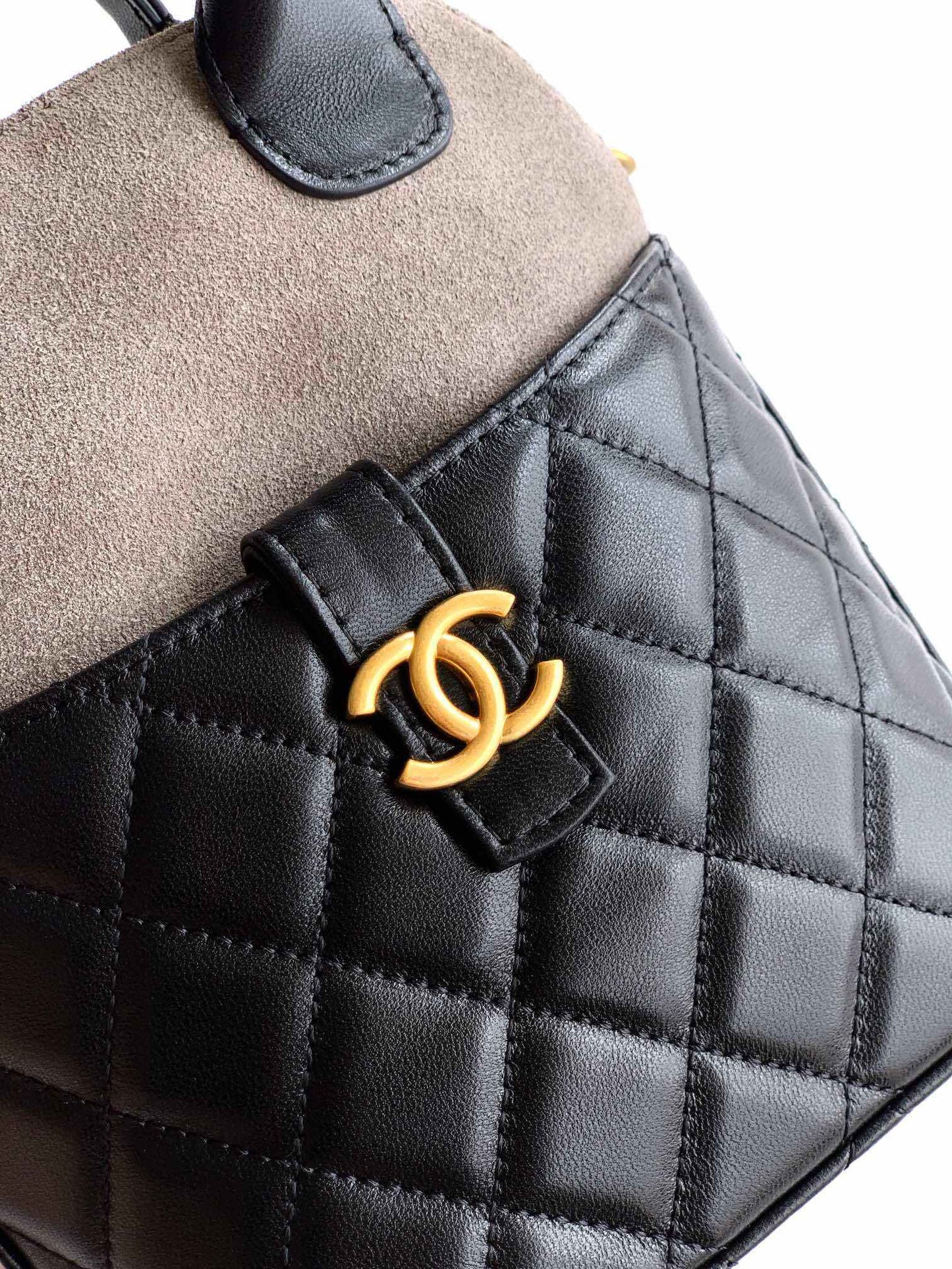 Chanel leather/suede clutch