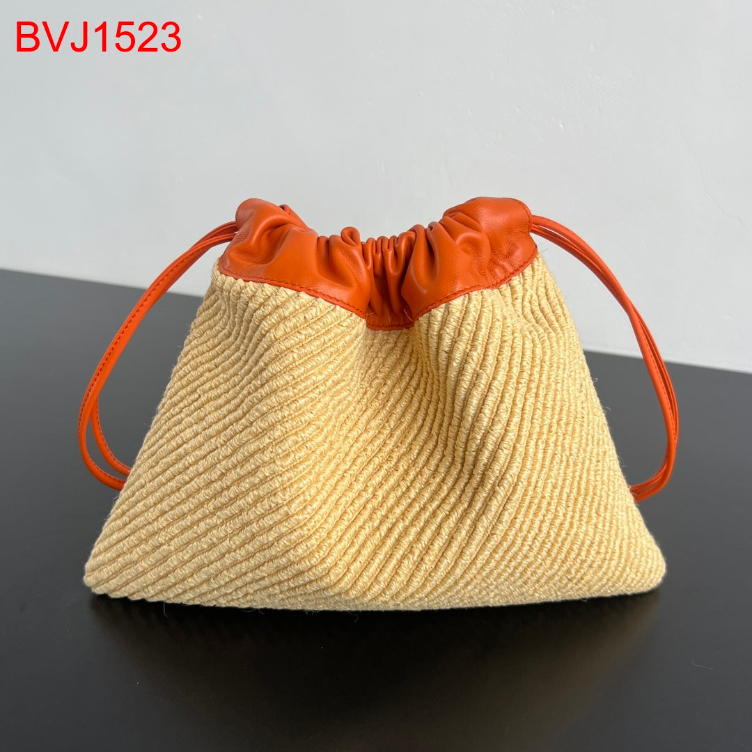 Bottega Veneta Dustbag in raffia