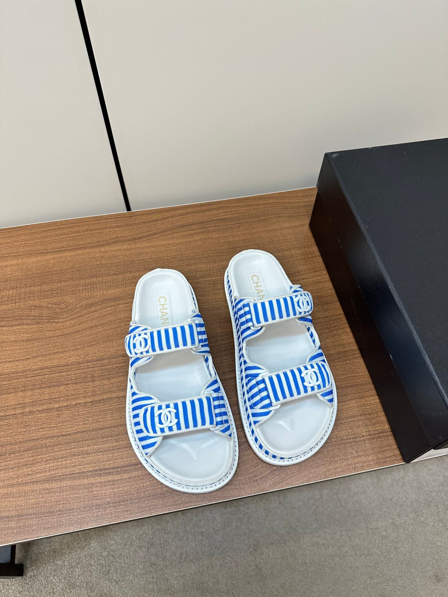 Chanel slides