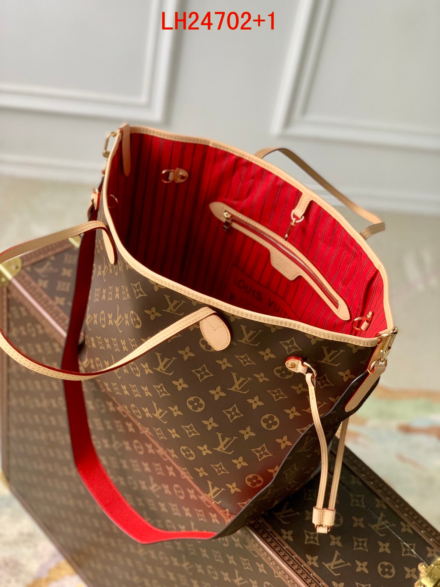 Louis Vuitton Neverfull Bandoulière Inside Out MM