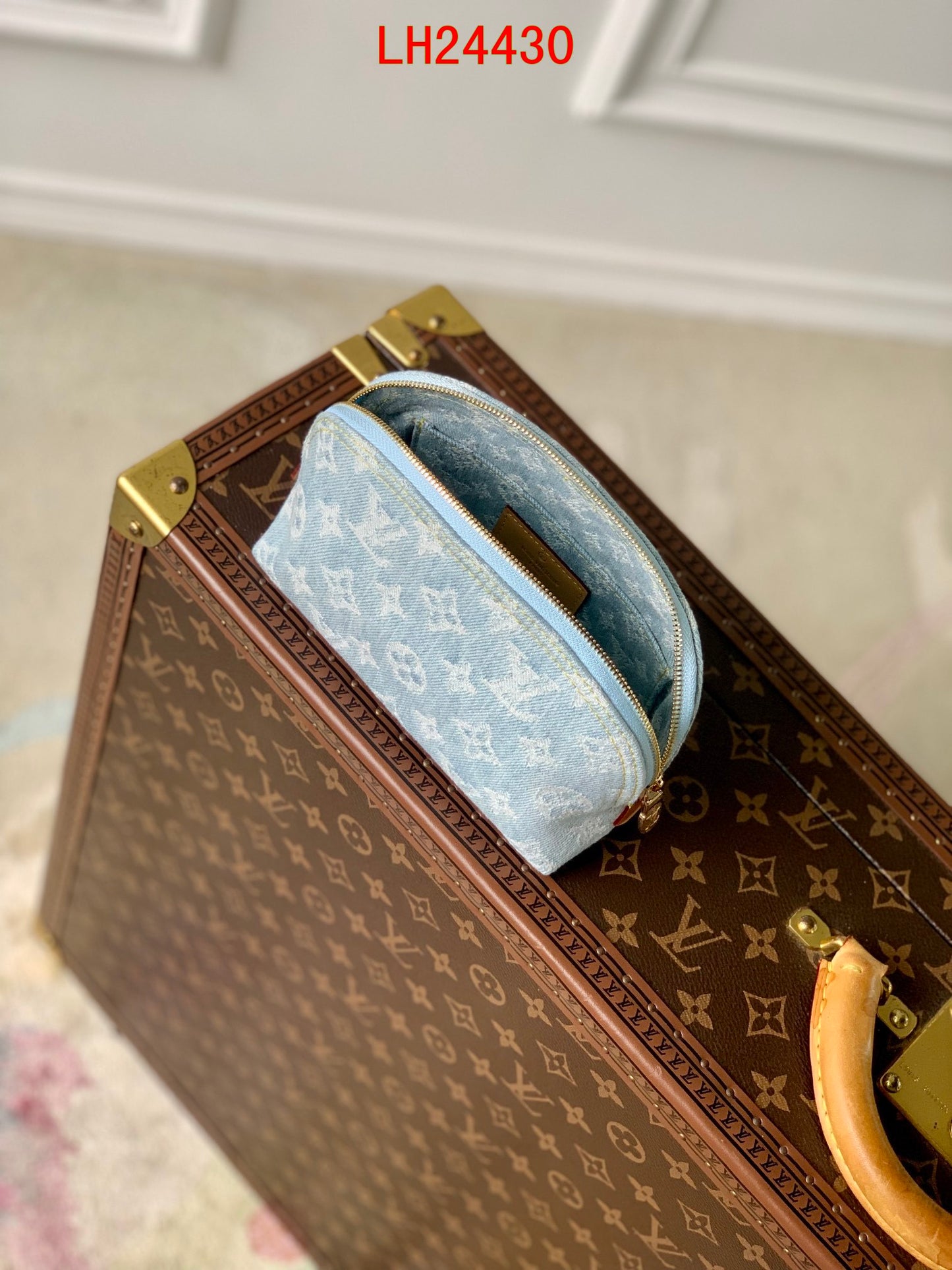 Louis Vuitton Pochette Cosmétique