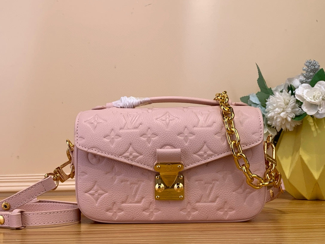 Louis Vuitton Pochette Métis East West