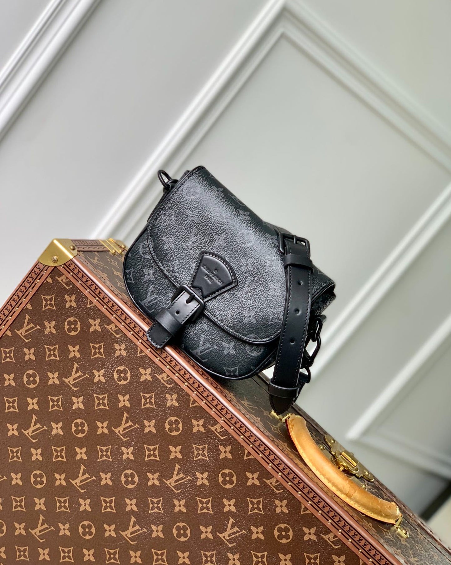Louis Vuitton Montsouris Messenger PM Macassar