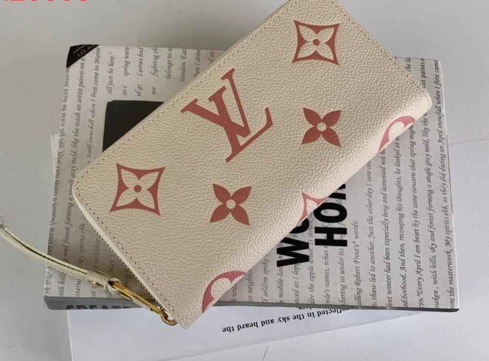 A Review of Gucci Disco Soho bag and Louis Vuitton bicolor zippy wallet