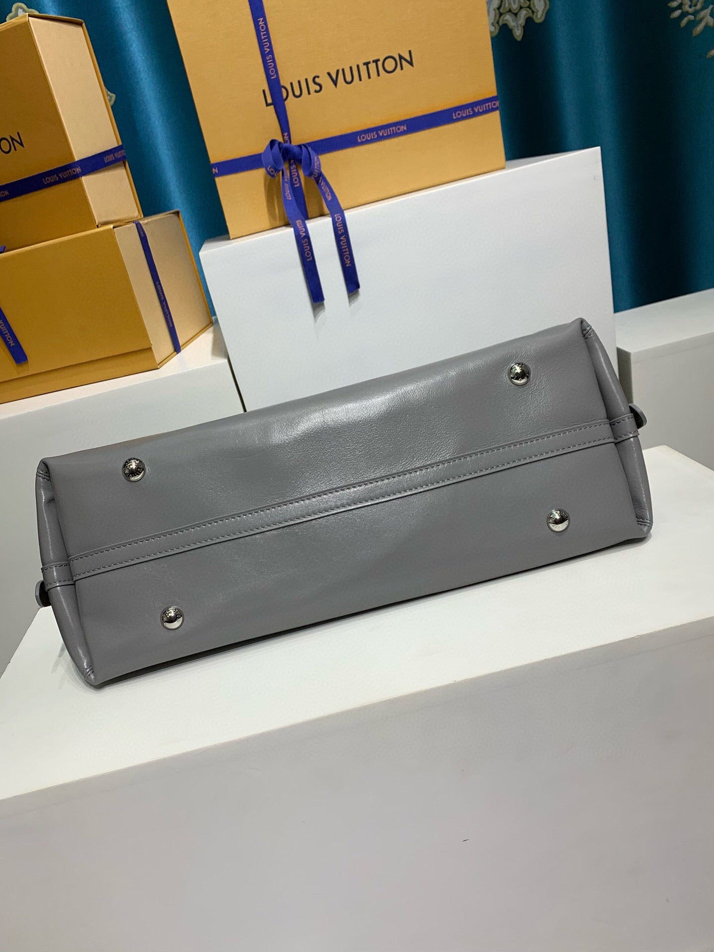 Louis Vuitton CarryAll Dark MM