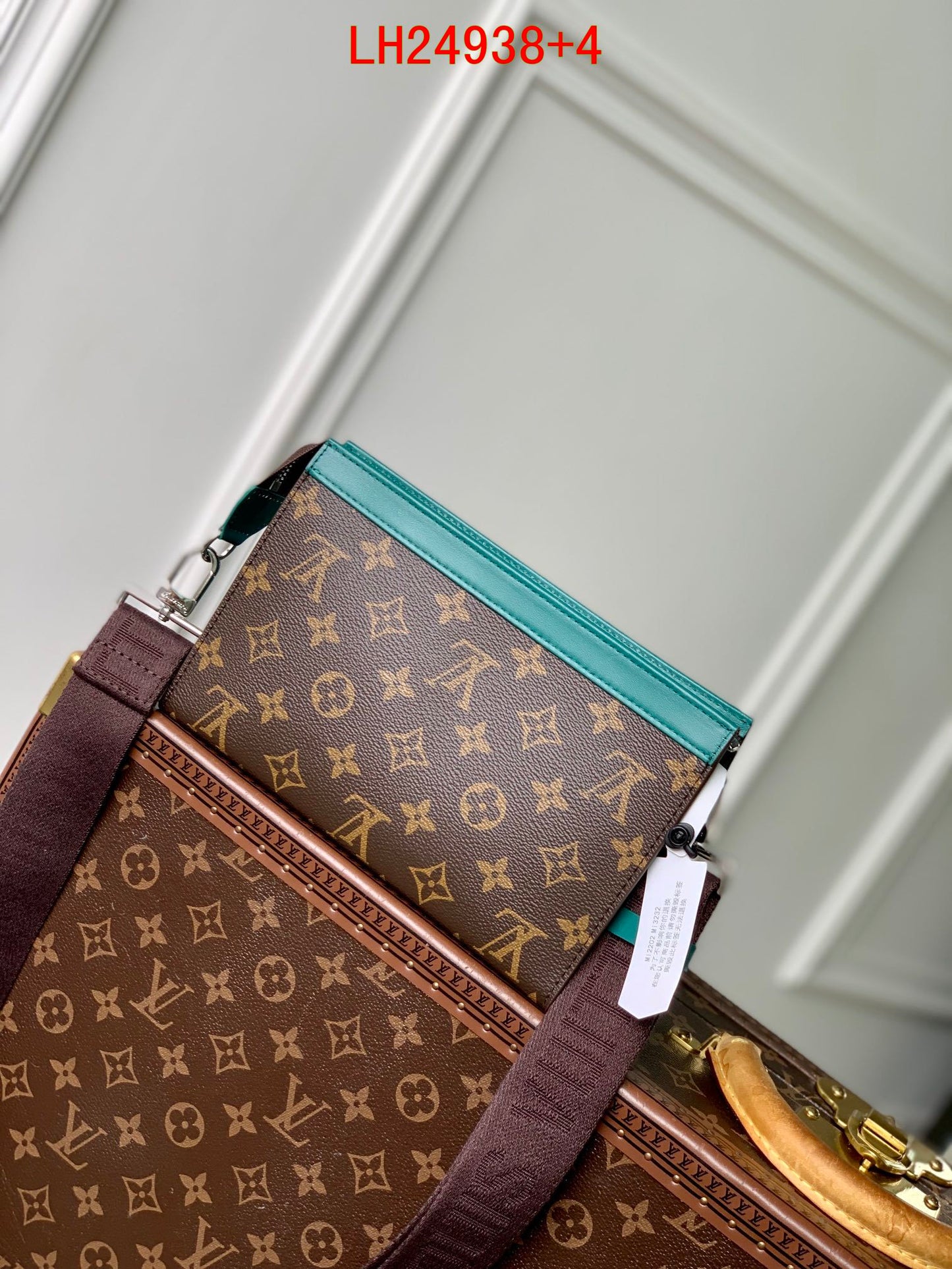 Louis Vuitton Alpha Wearable bag