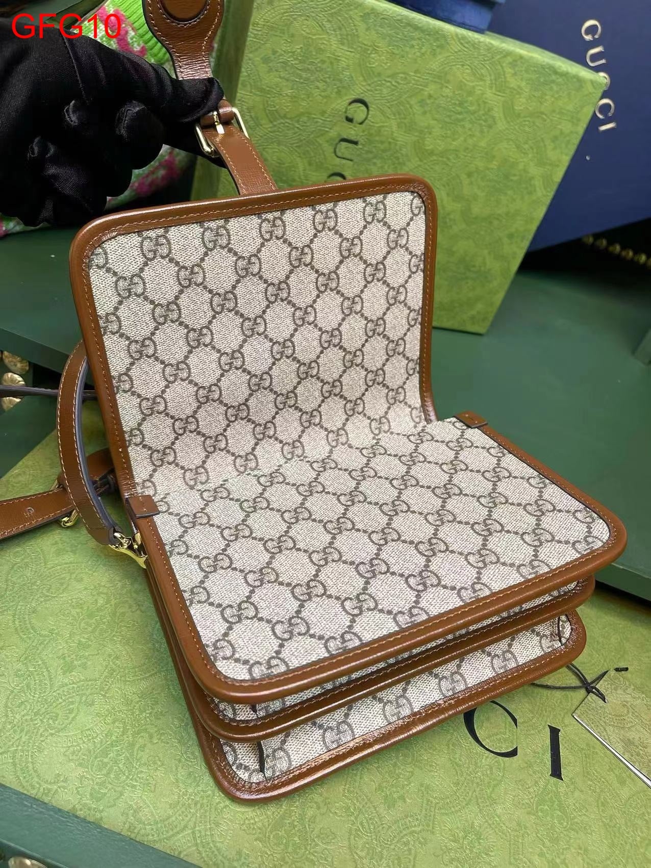 Gucci Horsebit Messenger