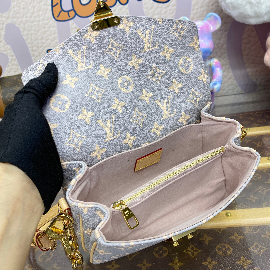 Louis Vuitton Pochette Métis East West