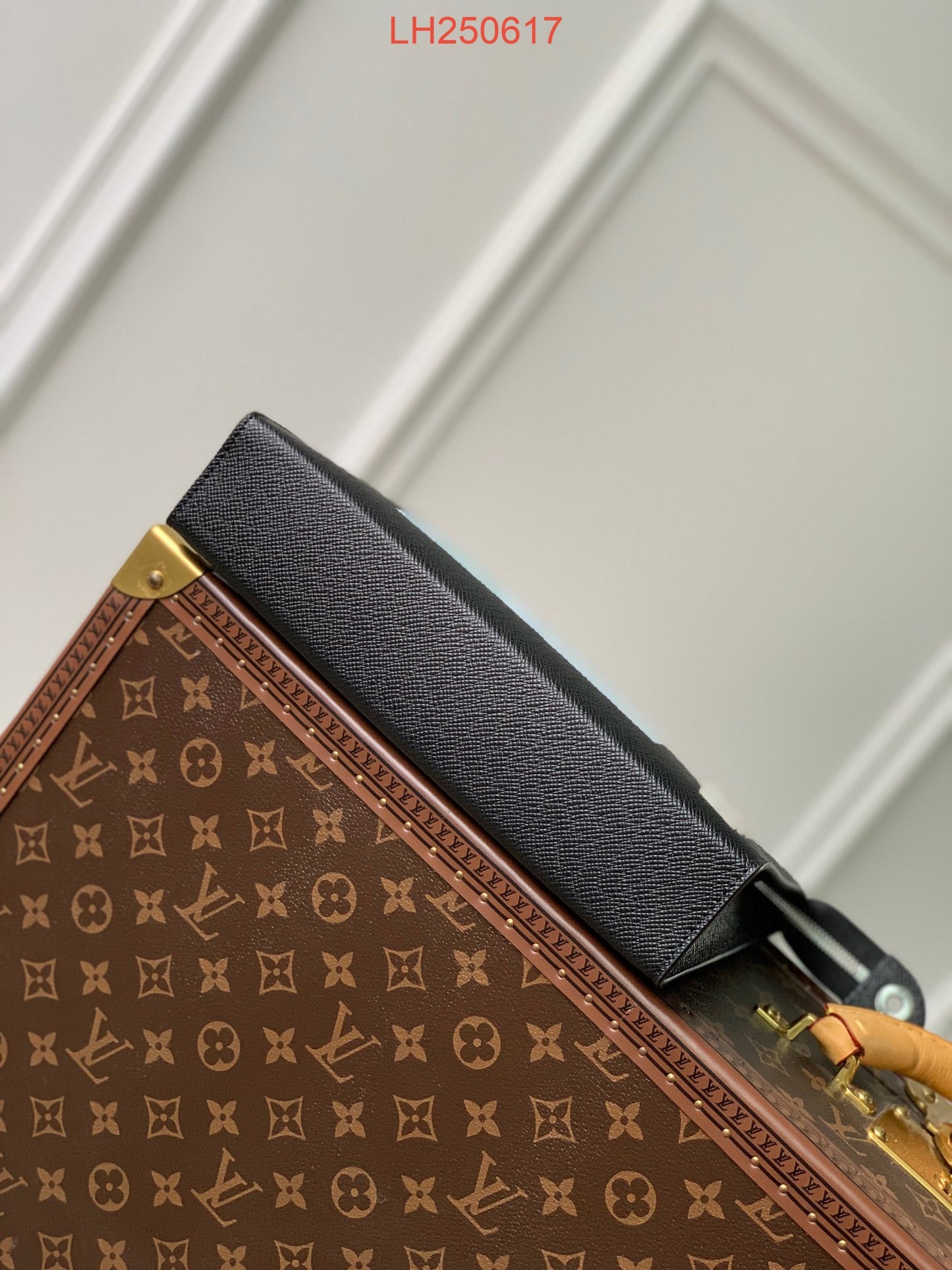 Louis Vuitton Pochette Voyage