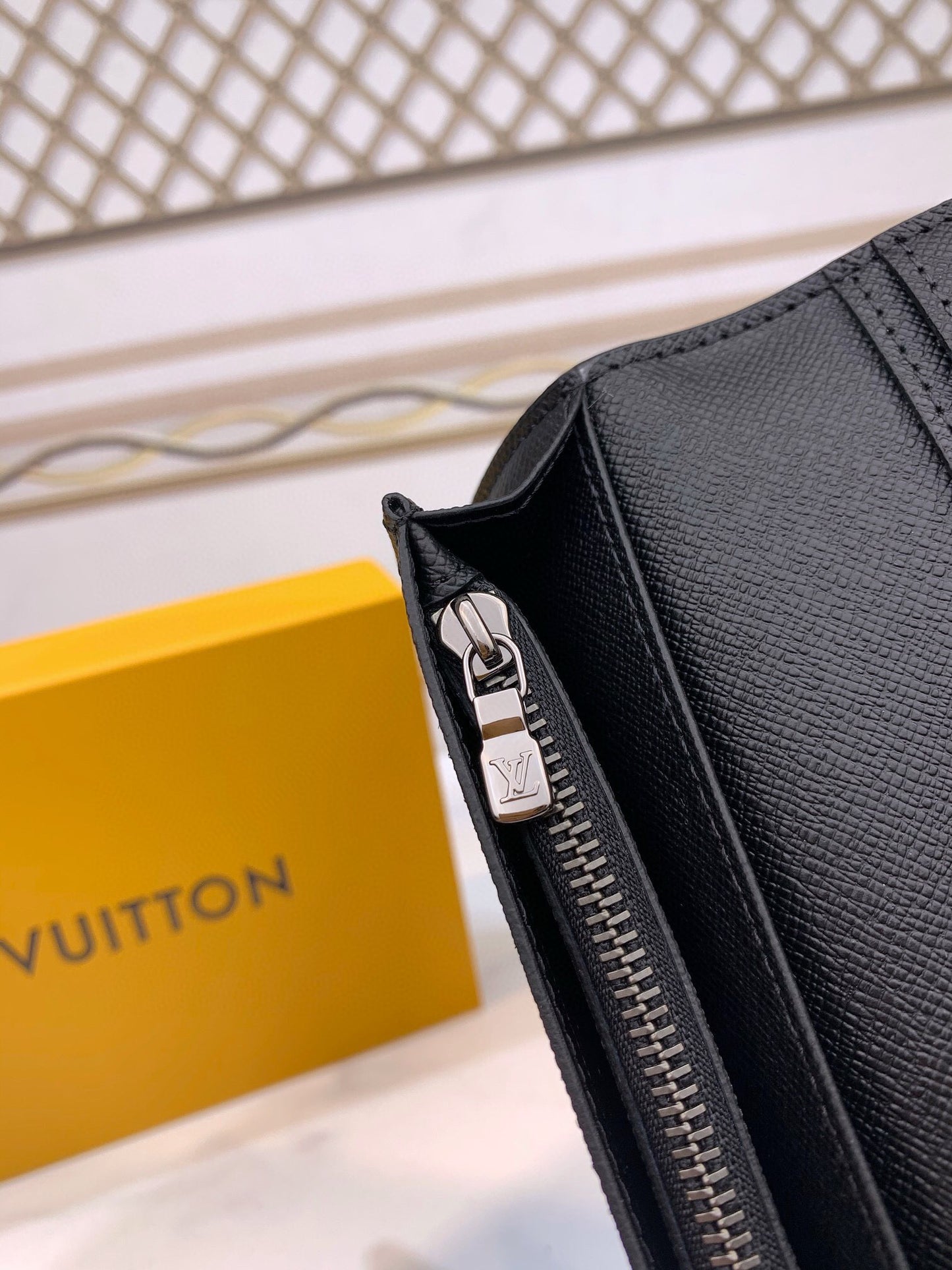 Louis Vuitton BRAZZA WALLET