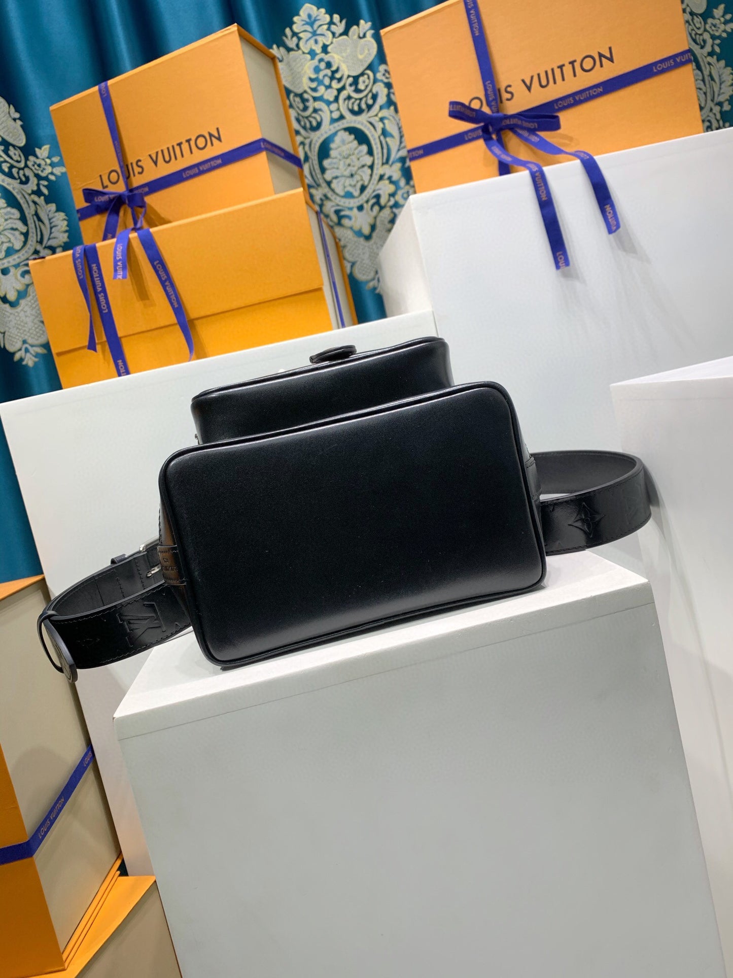 Louis Vuitton Noé Cargo bag