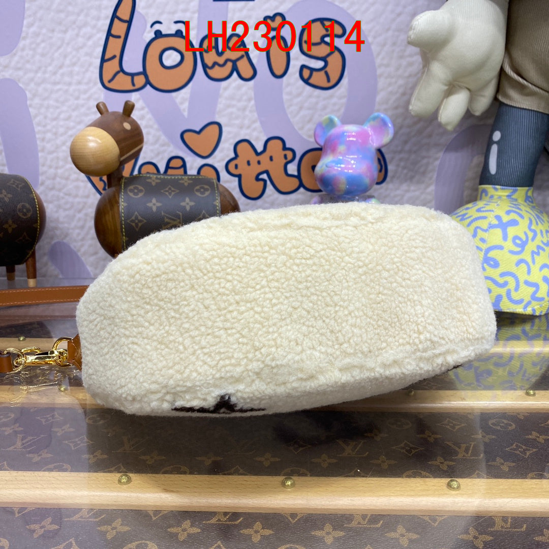 Louis Vuitton Sherpa, Teddy Over The Moon Bag