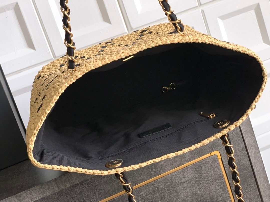 Chanel Straw Tote bag
