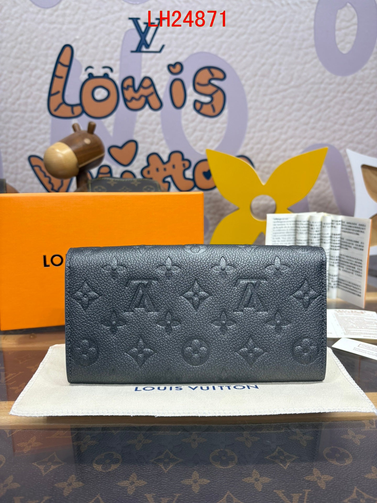 Louis Vuitton Sarah Wallet Ski collection