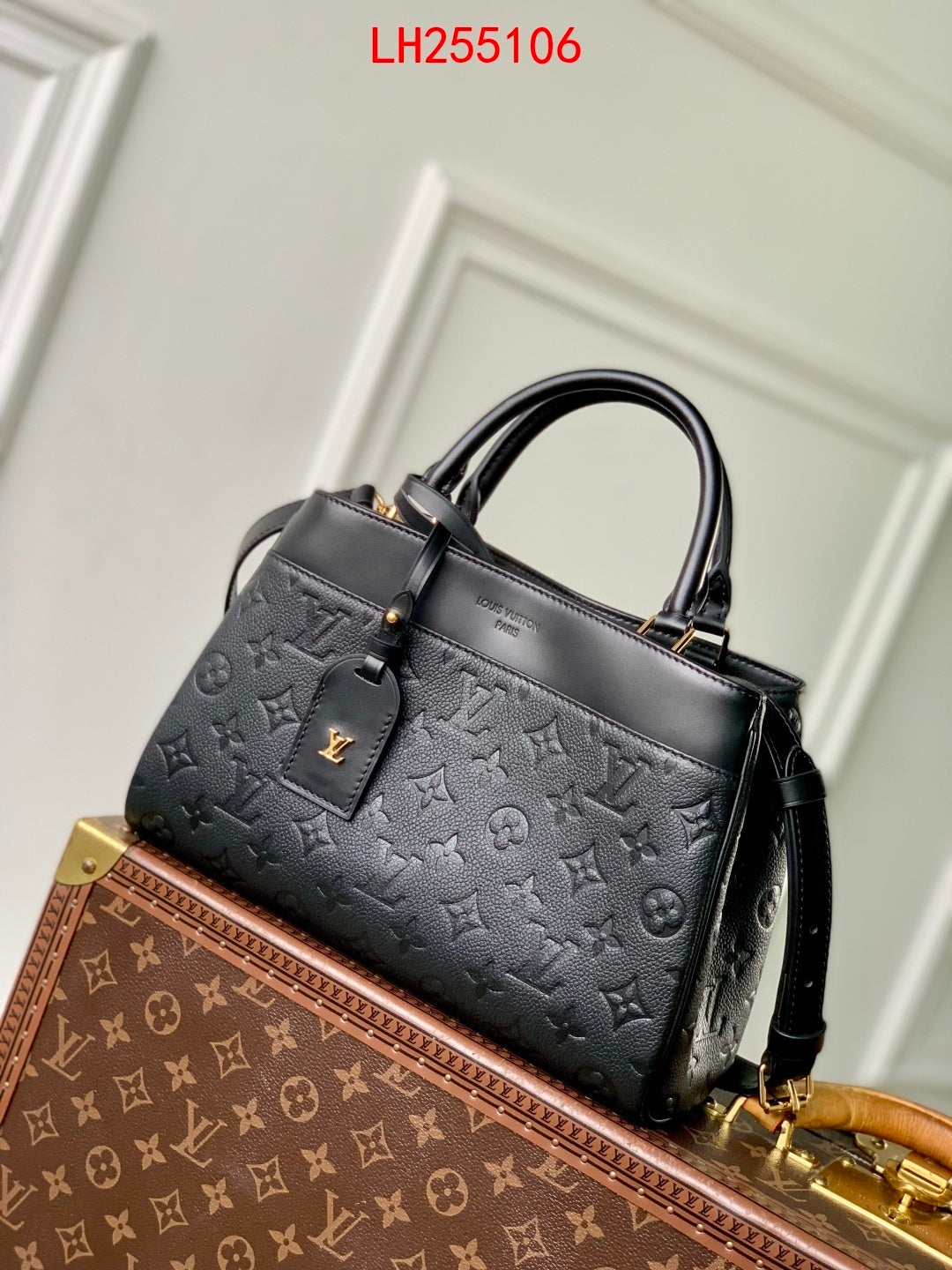 Louis Vuitton Avenue PM bag