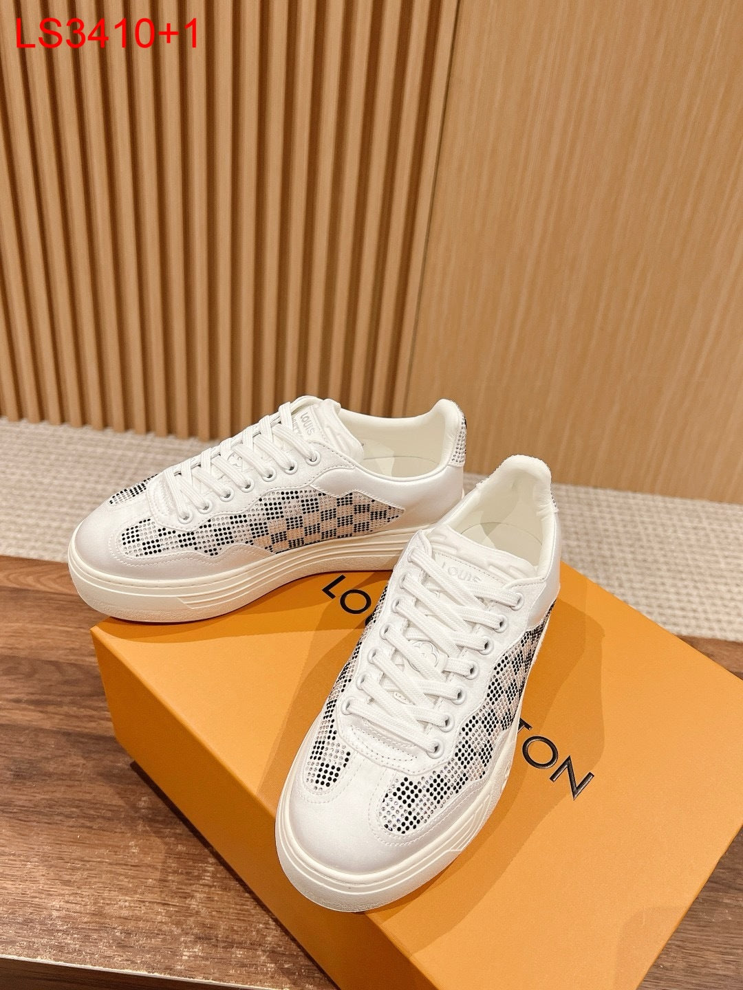 Louis Vuitton Sneakers