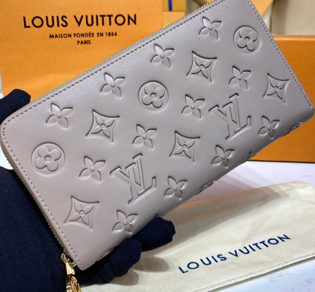 Louis Vuitton Coussin Zippy Wallet