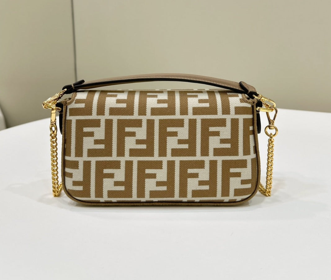 Fendi Pequin Baguette bag