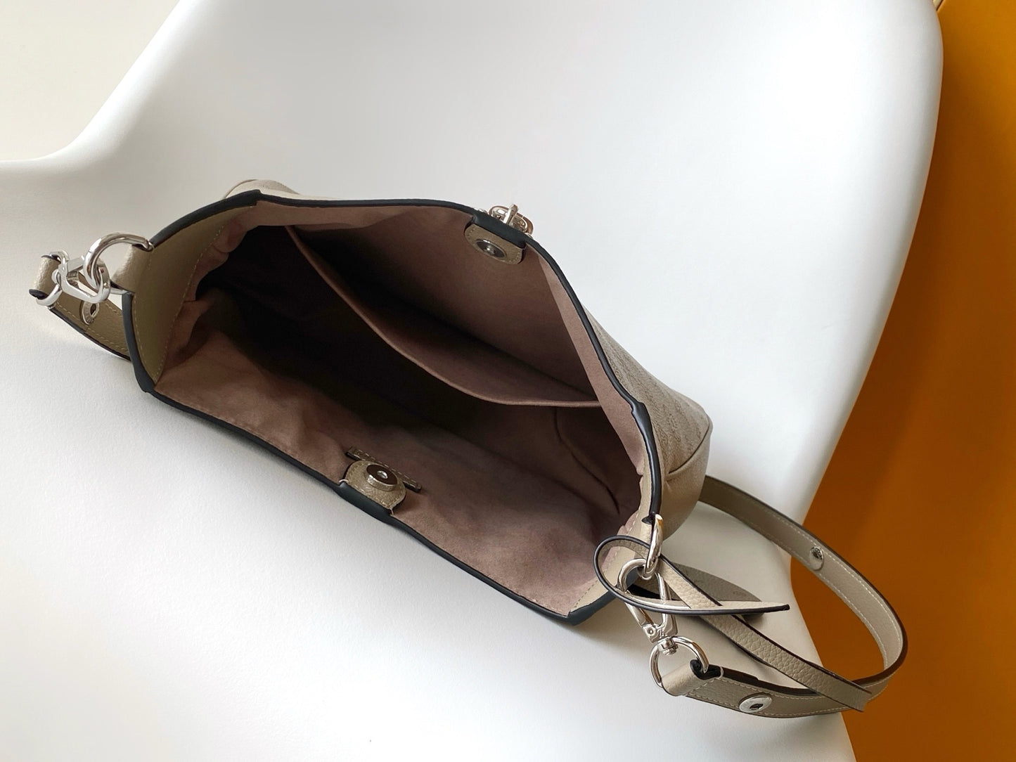 Louis Vuitton All Around MM Mahina