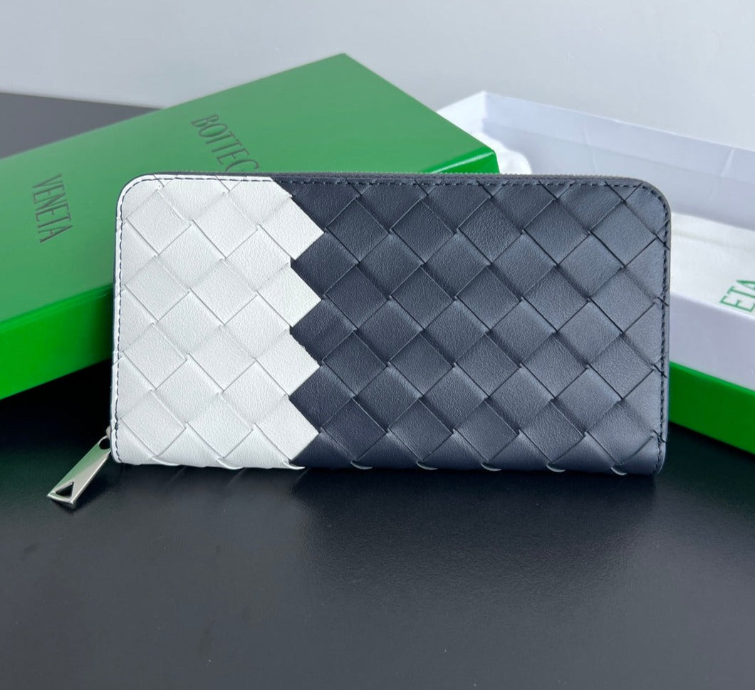Bottega Veneta Zippy wallet