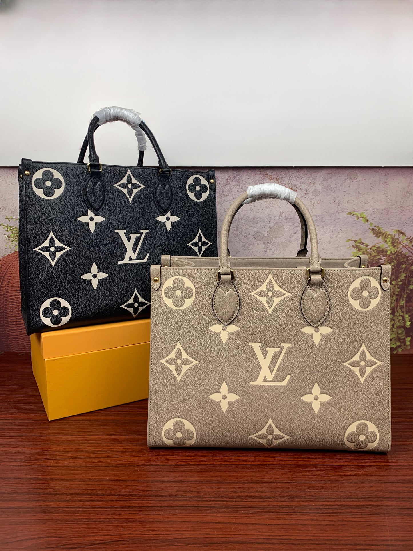 Louis Vuitton Onthego Bicolor PM, MM, GM