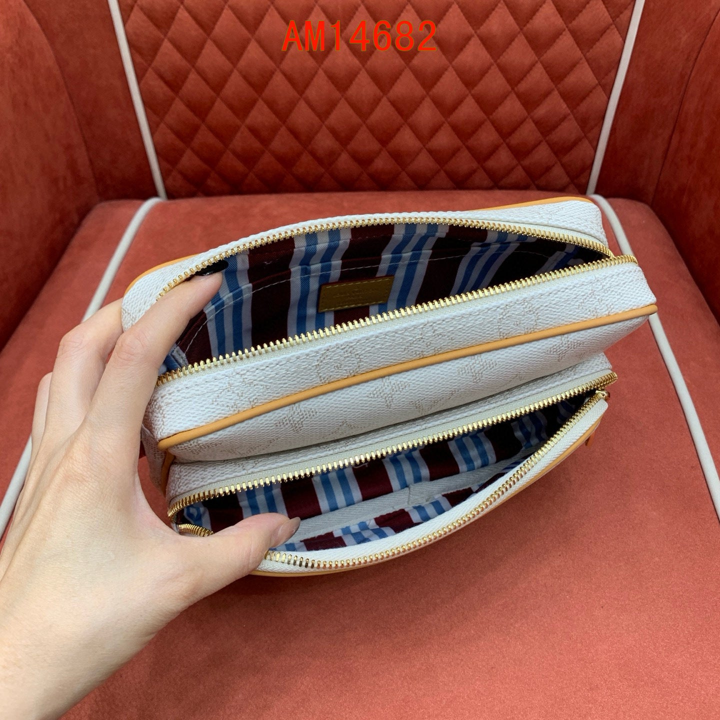 Louis Vuitton Nil G71 bag