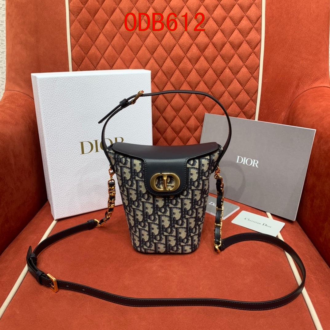 Dior Montaigne Amber
