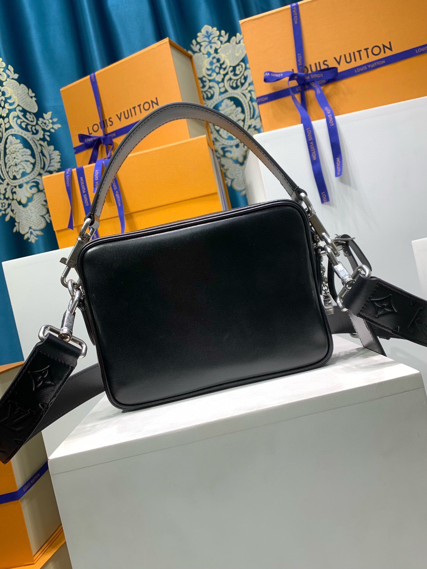 Louis Vuitton Nil bag