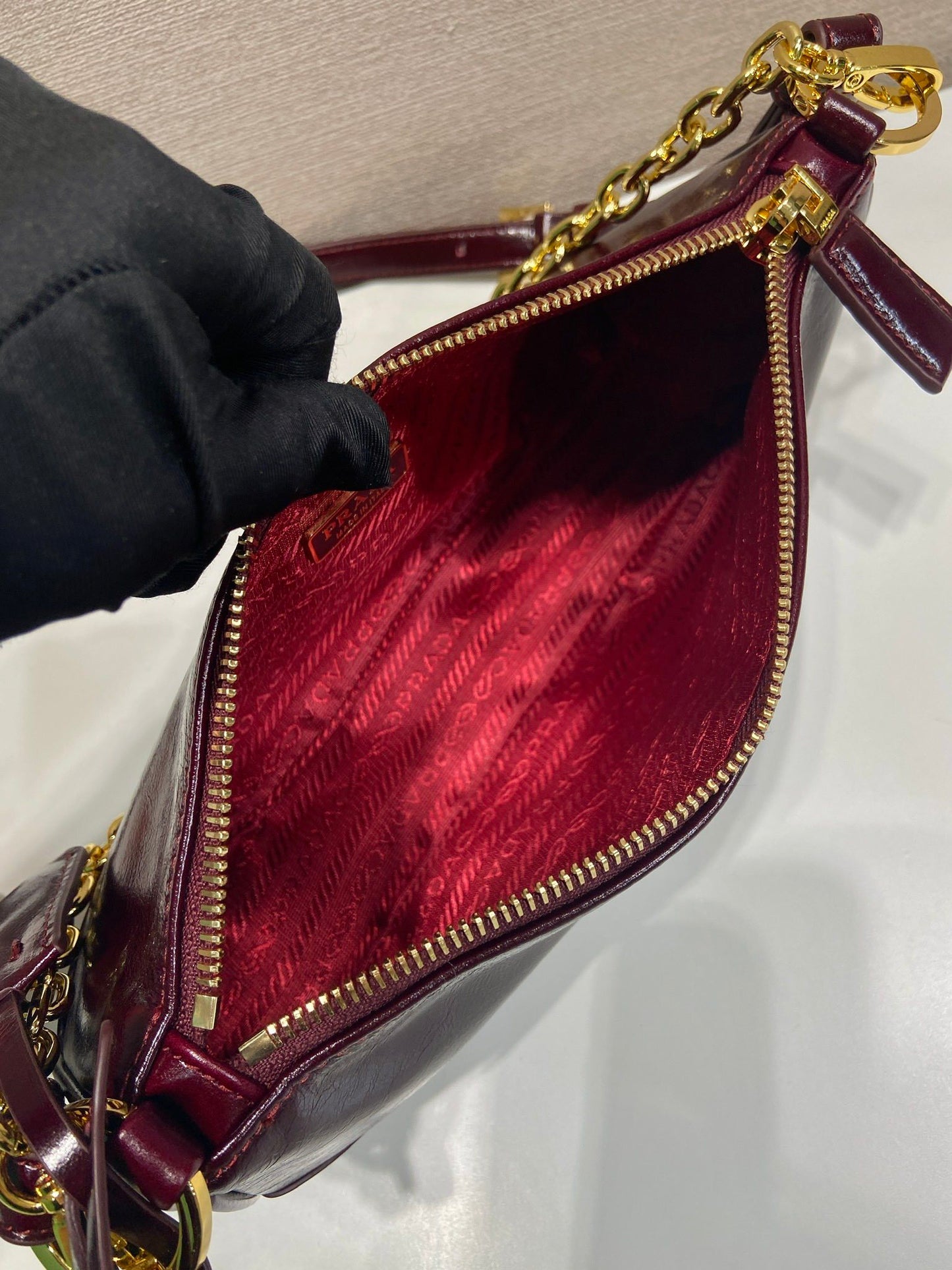 Prada Re-Edition 2002 logo-detail shoulder bag