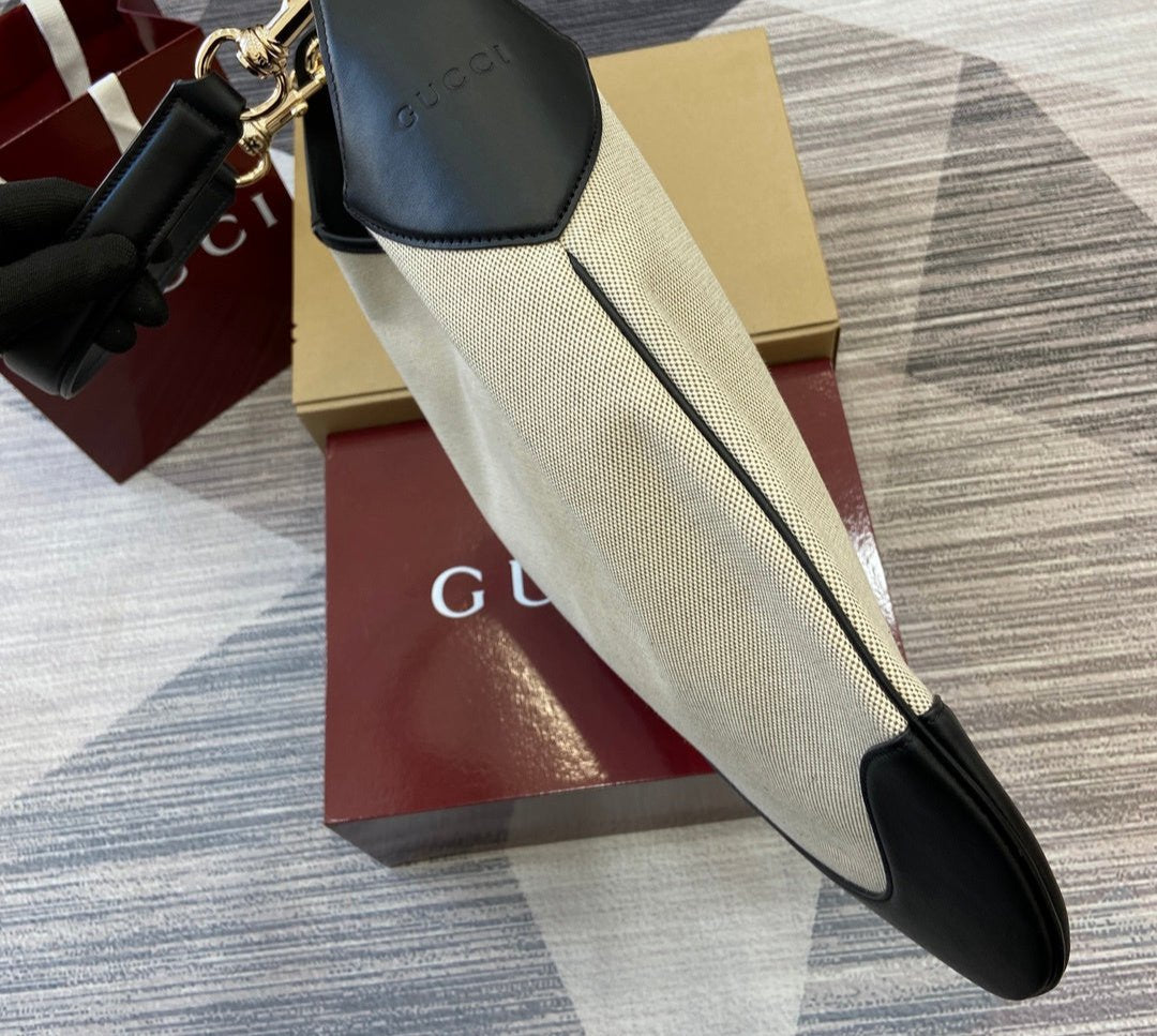 Gucci B medium shoulder bag