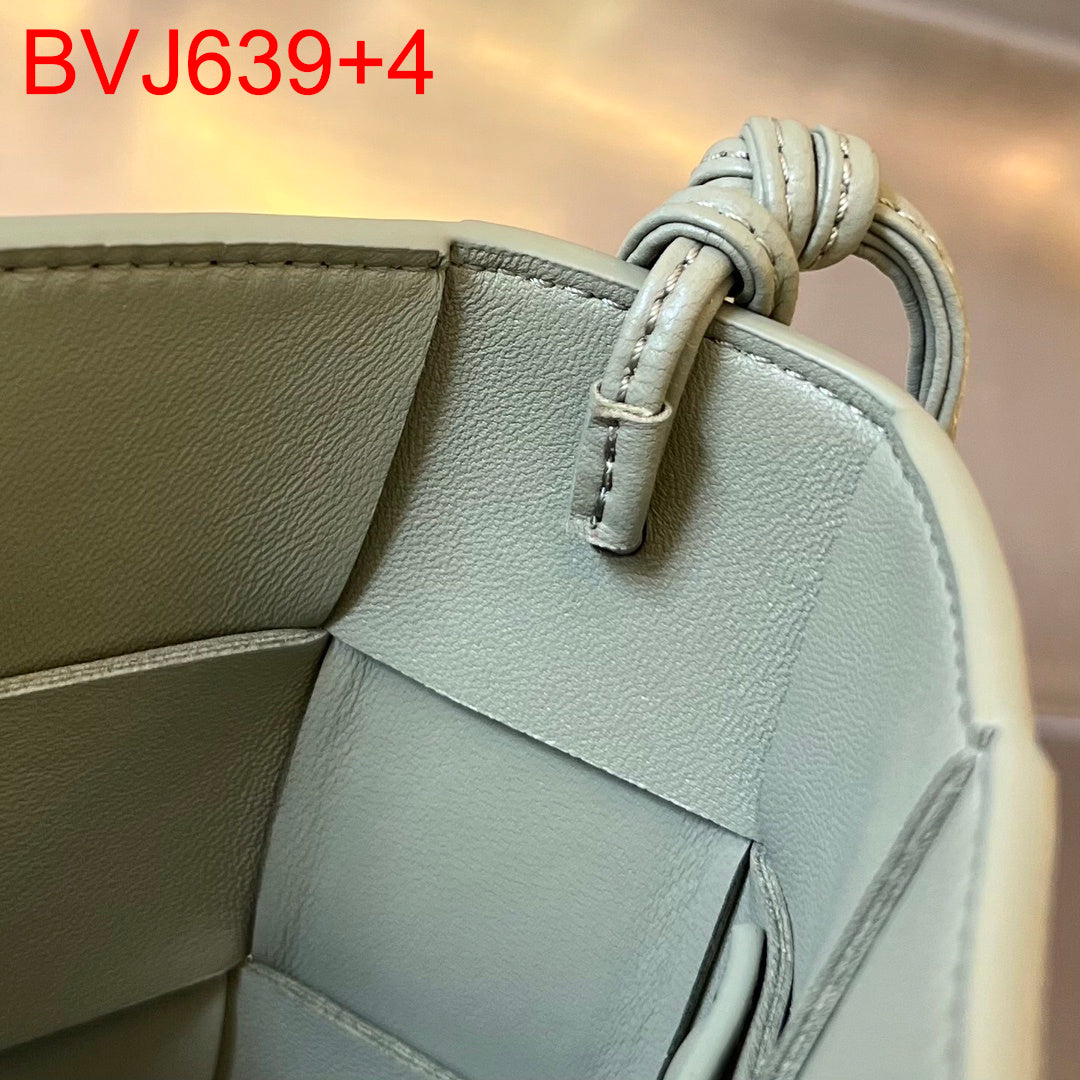 Bottega Veneta Cassette Pouch On Strap