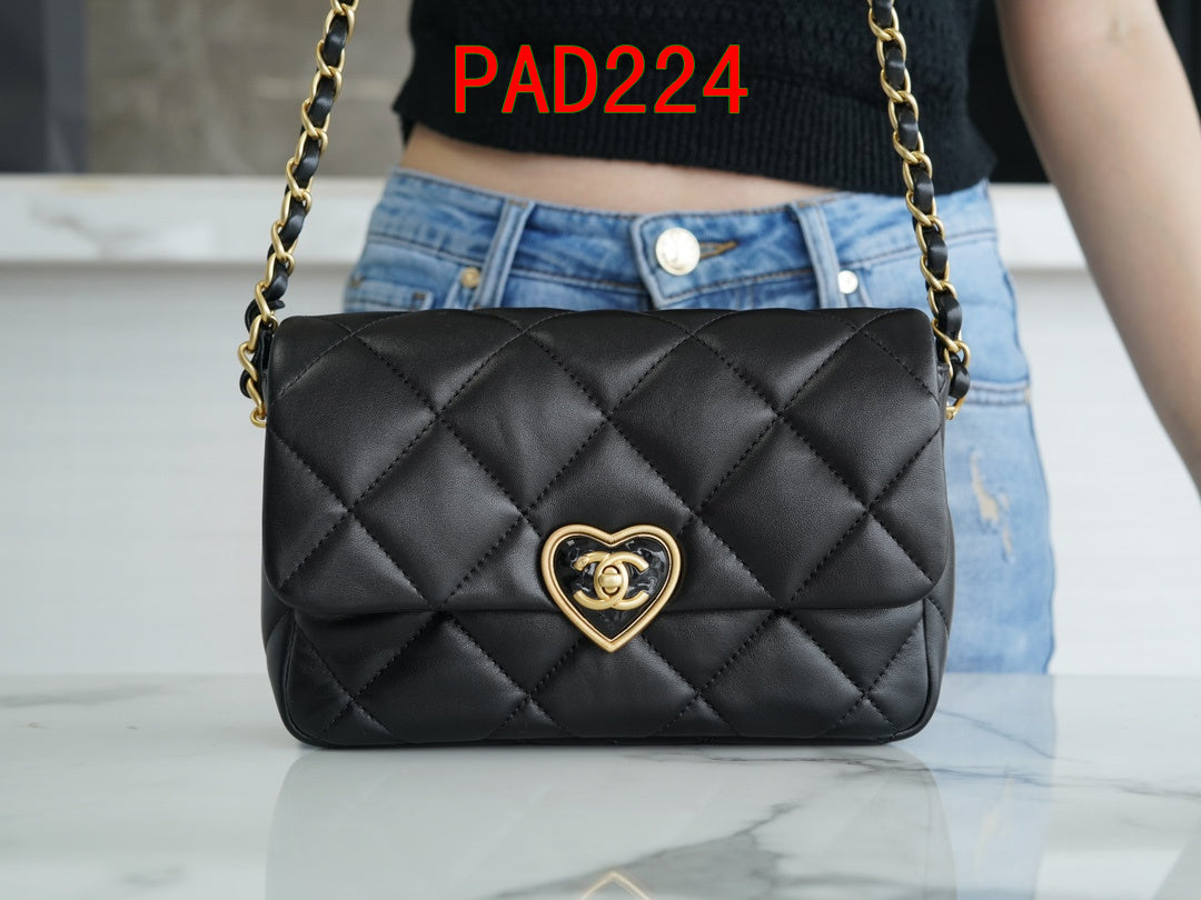 Chanel Heart Wallet On chain