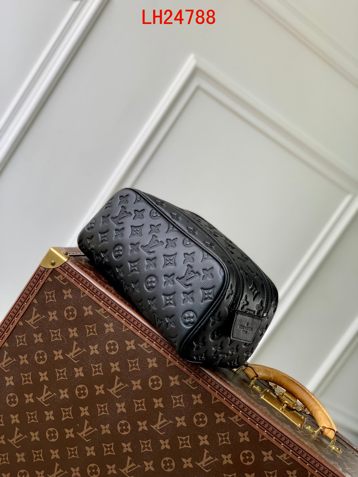 Louis Vuitton Dopp Kit empreinte