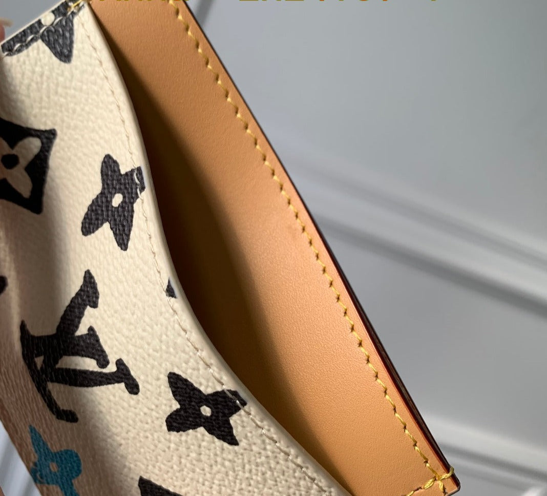 Louis Vuitton Traggy Mini Card holder
