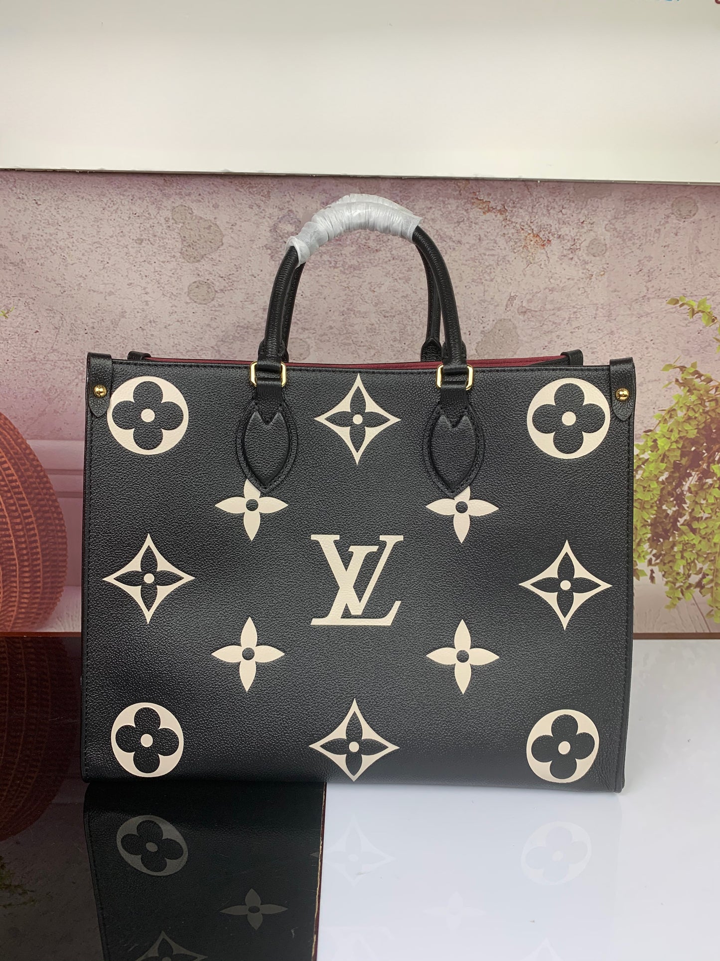 Louis Vuitton Onthego Bicolor PM, MM, GM