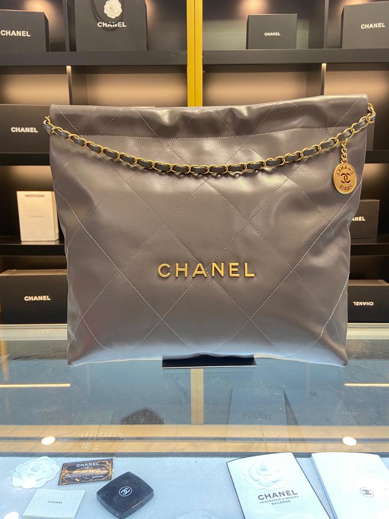 Chanel 22 Medium Size