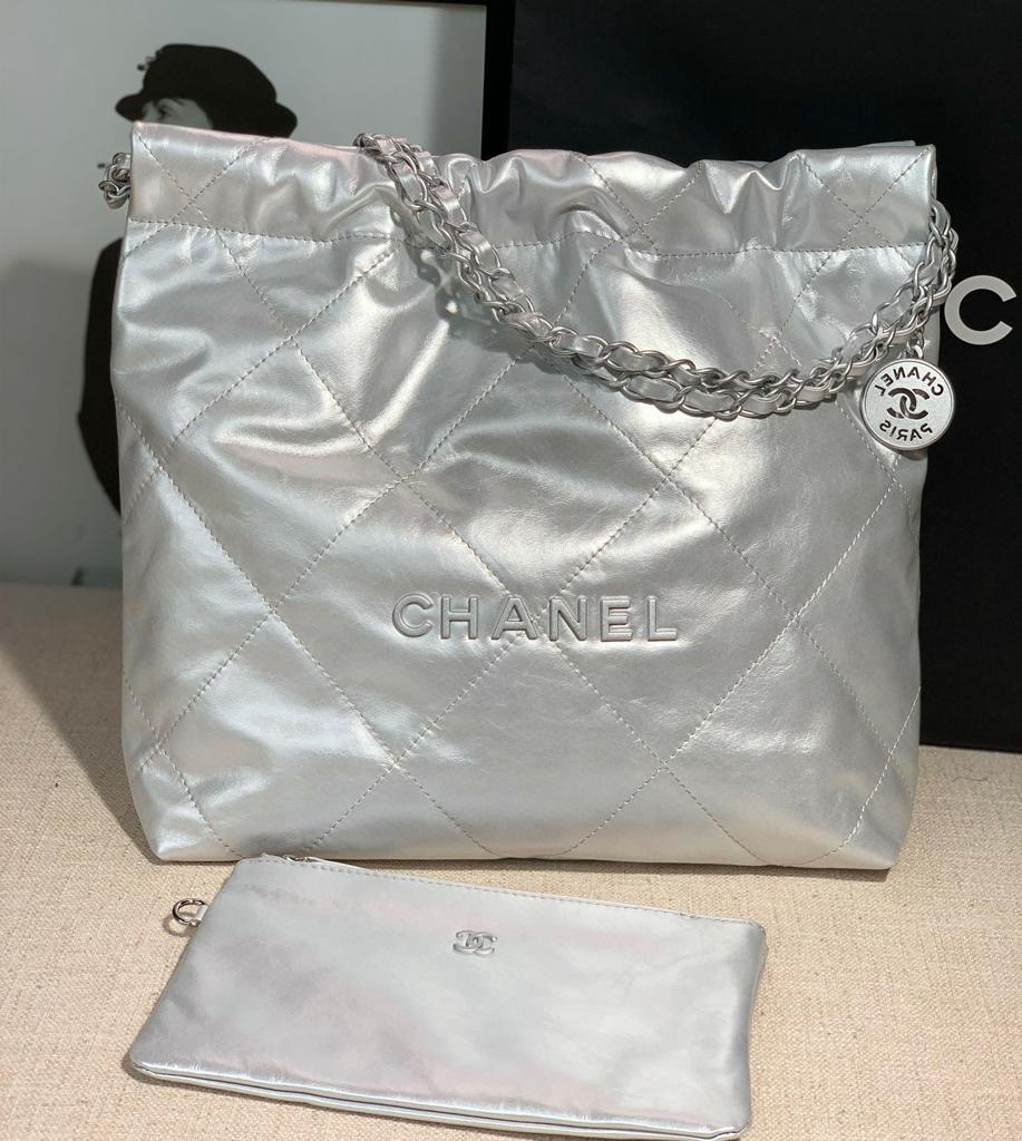 Chanel 22 Medium Size