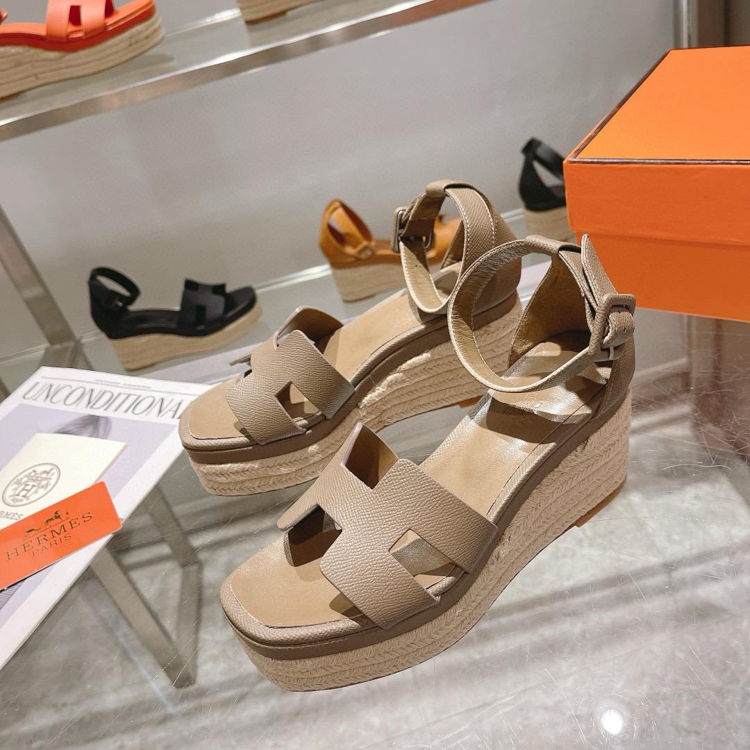 Hermes Wedges
