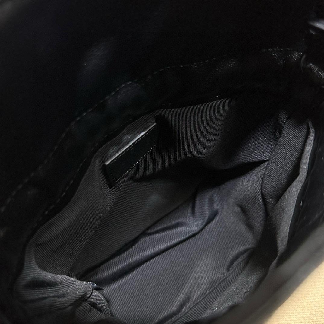 Gucci Blondie Mini Bucket bag