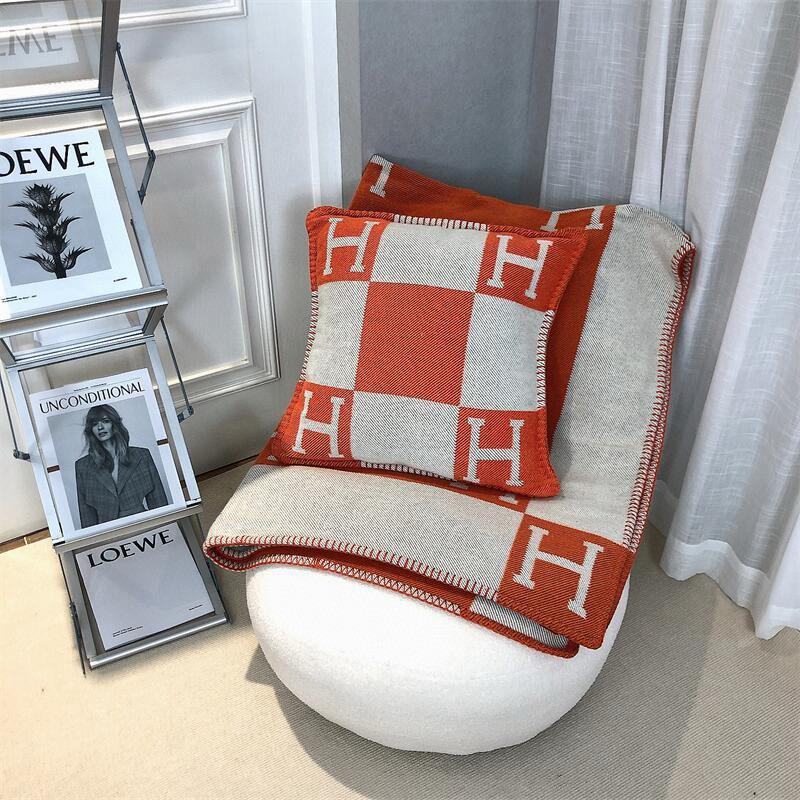 Hermes Avalon Blankets