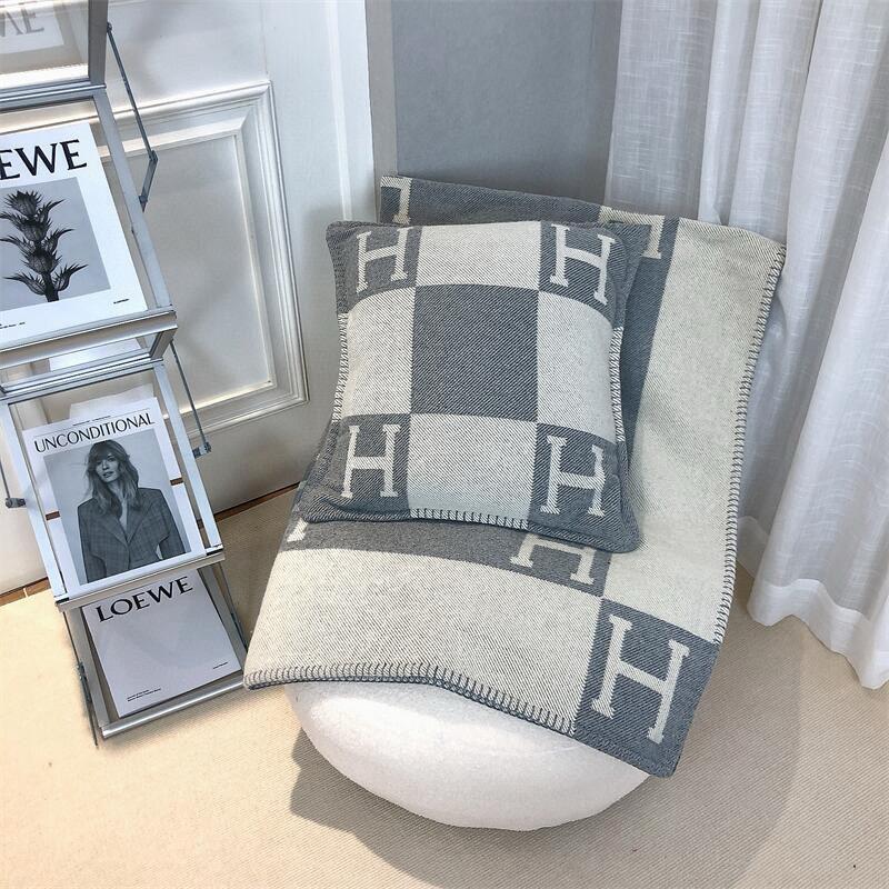 Hermes Avalon Blankets