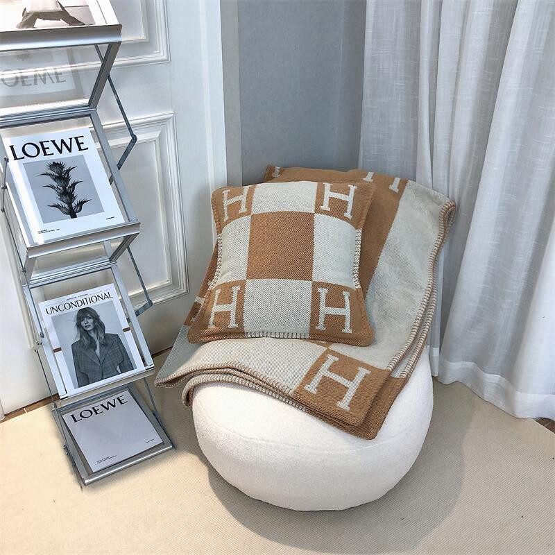Hermes Avalon Blankets