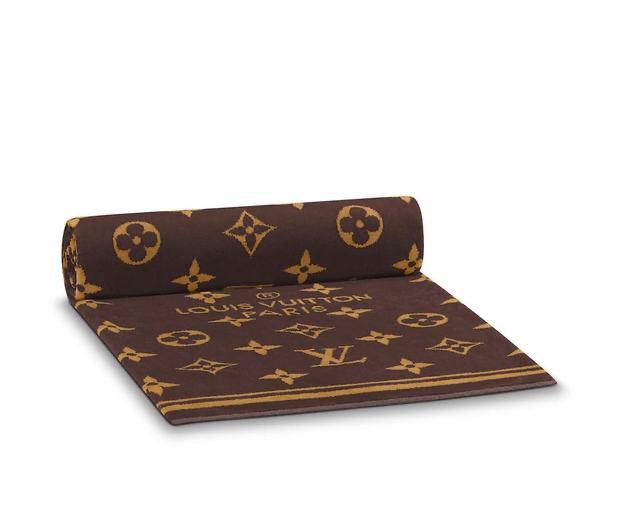 Louis Vuitton 2pcs towel set