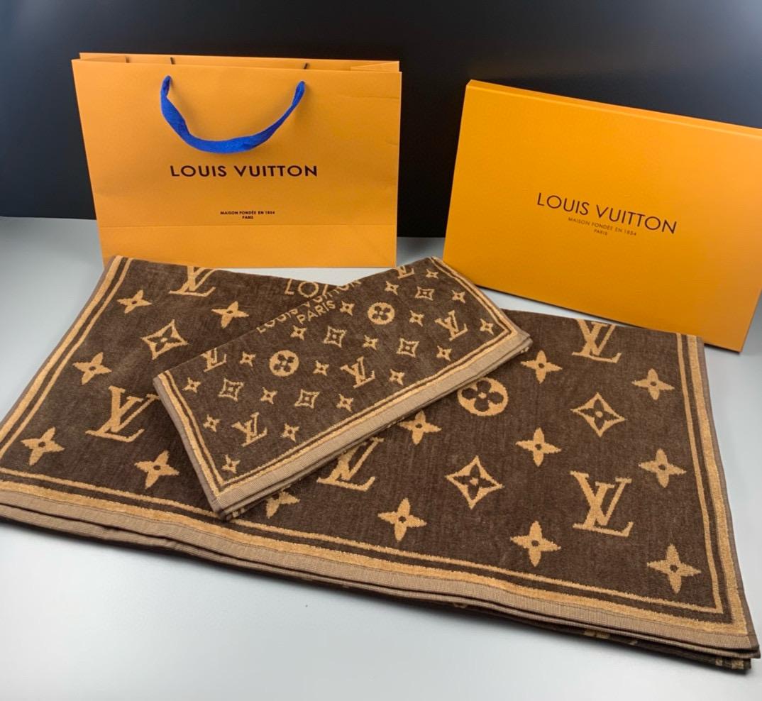 Louis Vuitton 2pcs towel set