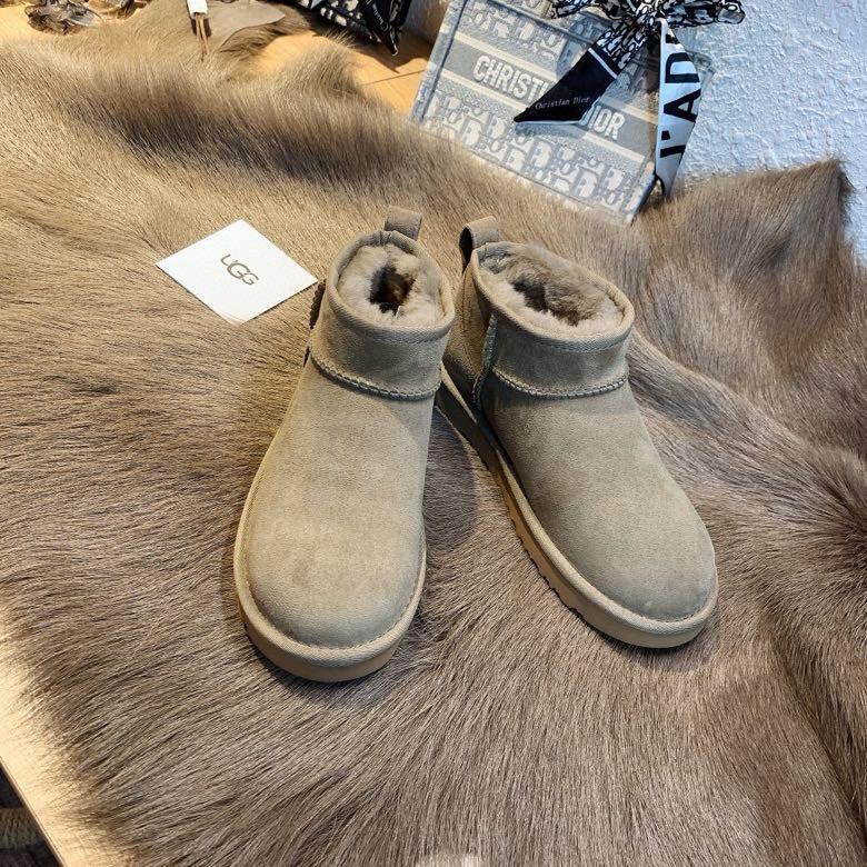 UGG Classic Ultra mini