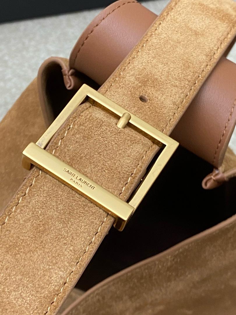 YSL LE 5 À 7 supple Large Suede