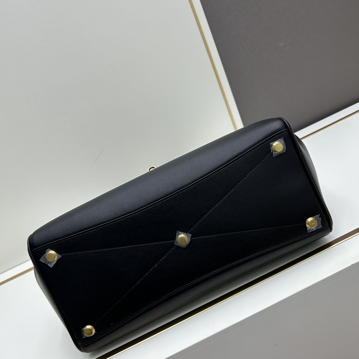 Balenciaga Bel Air medium leather tote