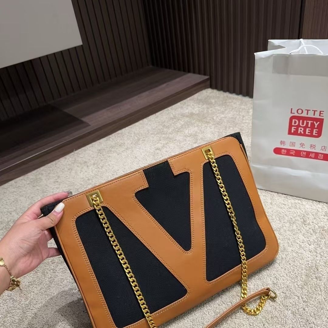 Valentino Garavani medium Viva Superstar tote bag